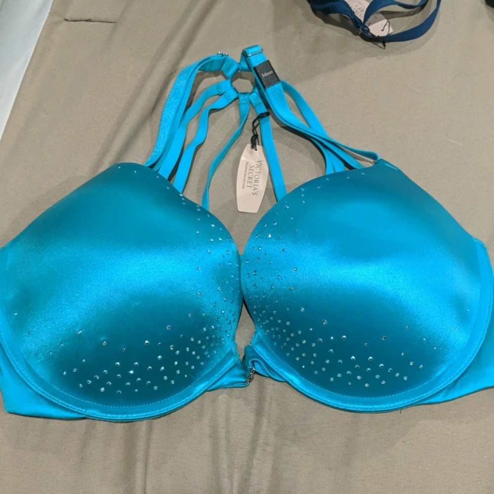 NWT Victoria's Secret Racerback Bra Size 34 DD